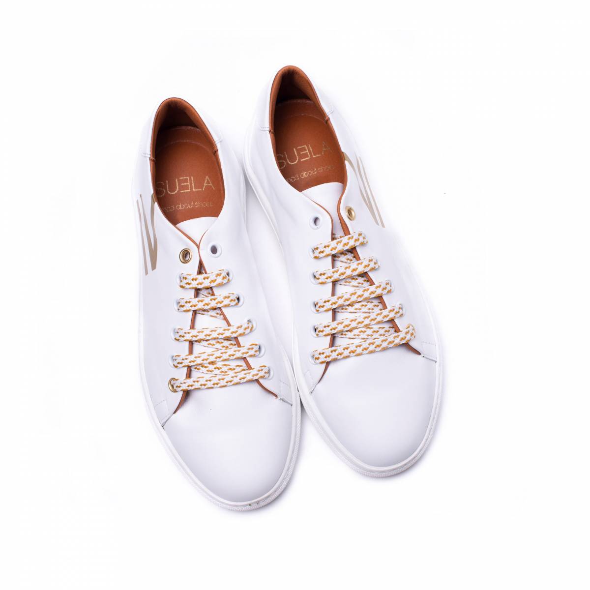 Doble-sneaker-blanca-lr.jpg